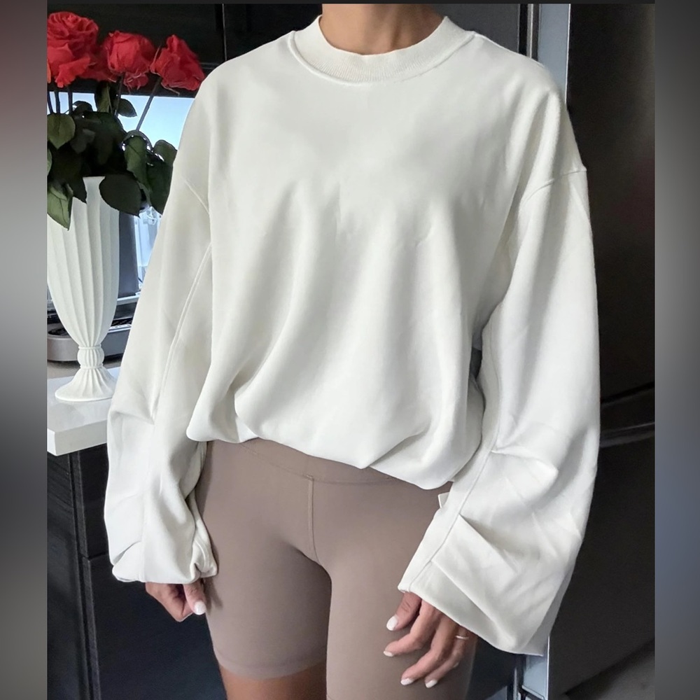 Lululemon softstreme voluminous pullover